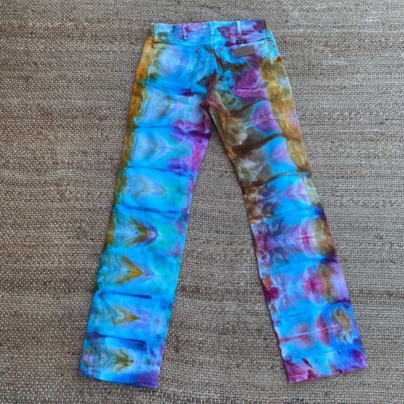 Wranglers tie dyed new - Picture 4 of 9